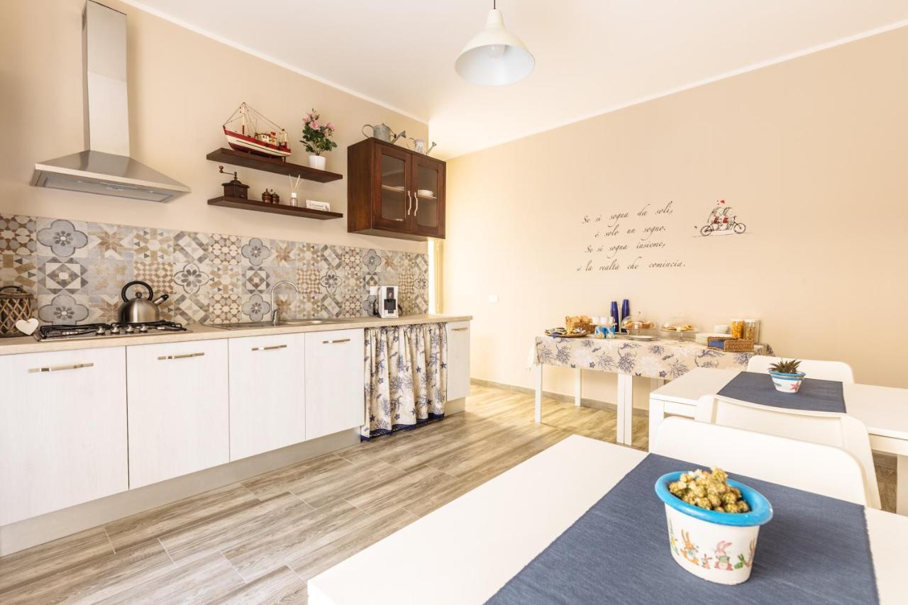 B&B Medusa Santa Flavia Buitenkant foto