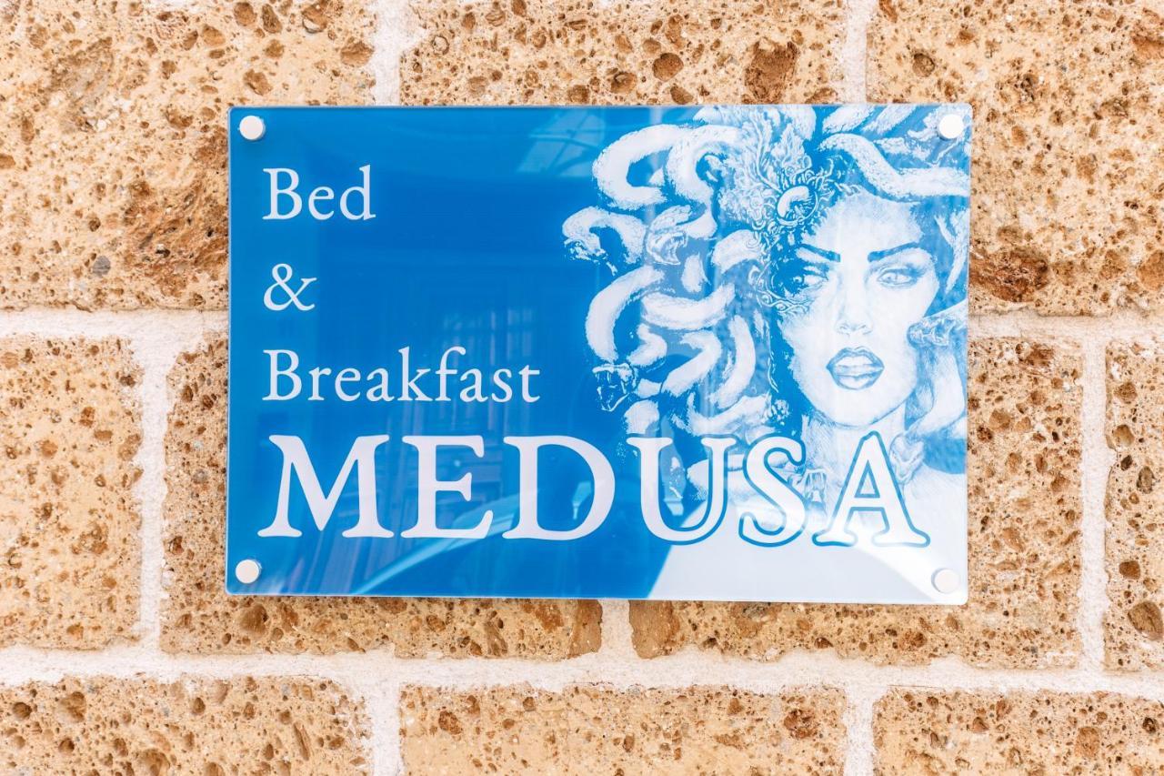 B&B Medusa Santa Flavia Buitenkant foto